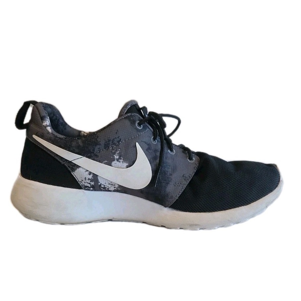 Women's Nike Shoes Sz 10 Roshe Run Black White Gray Athletic Sneakers